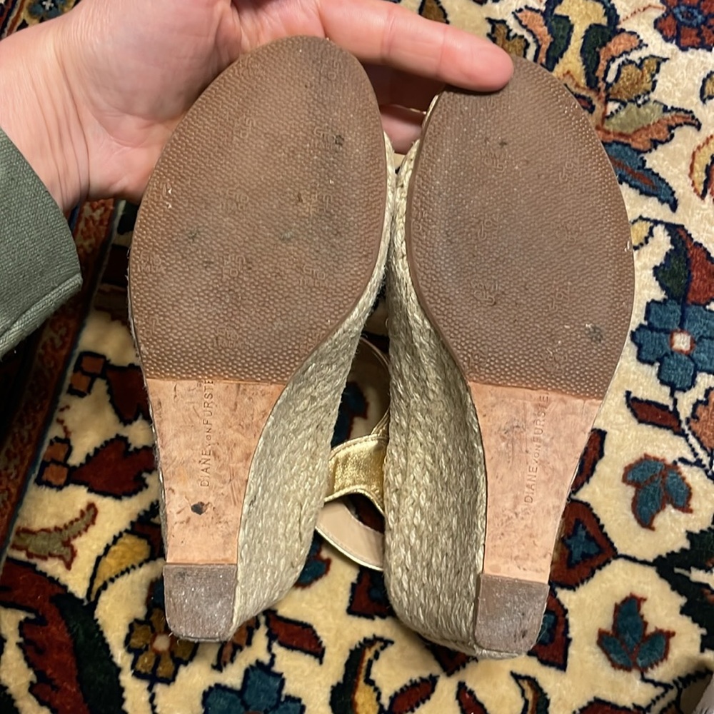 Diane Von Furstenberg Sudan Gold Wedges used. - Picture 9 of 10